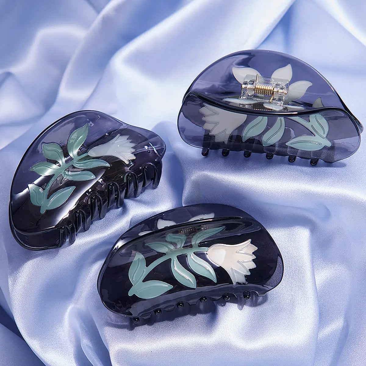 Belladonna Flower Hair Claw